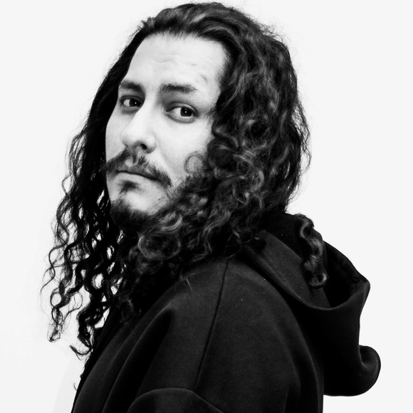 Meet your Posher, Alexis - Picture 1 of 4